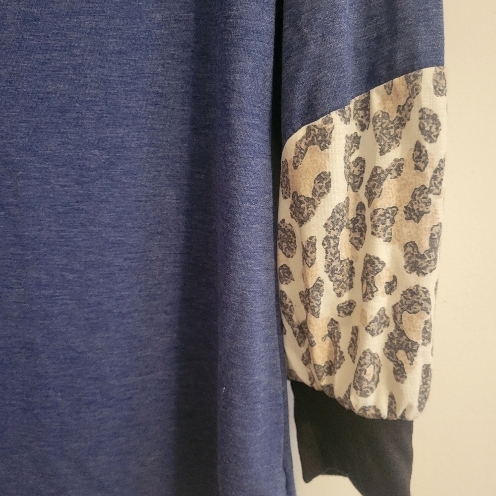 Oversized Top - Picture 2 of 3